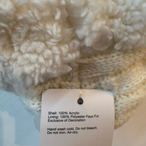 NWT MIXIT women’s ivory knit cozy slip-resistant slipper socks - small/medium - Picture 6 of 7